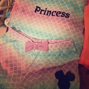 Sleeveless body suit and short set.